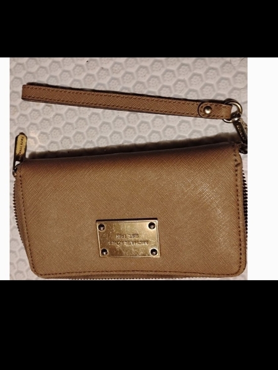 Michael Kors Handbags - Michael Kors Beige/Tan Leather Wristlet Clutch with Gold Plate
